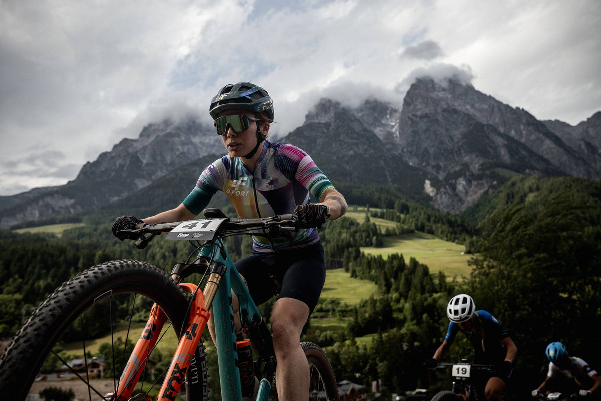 Isla Short's Sub-10kg Yeti ASR - The Lightest Bike on the World Cup ...