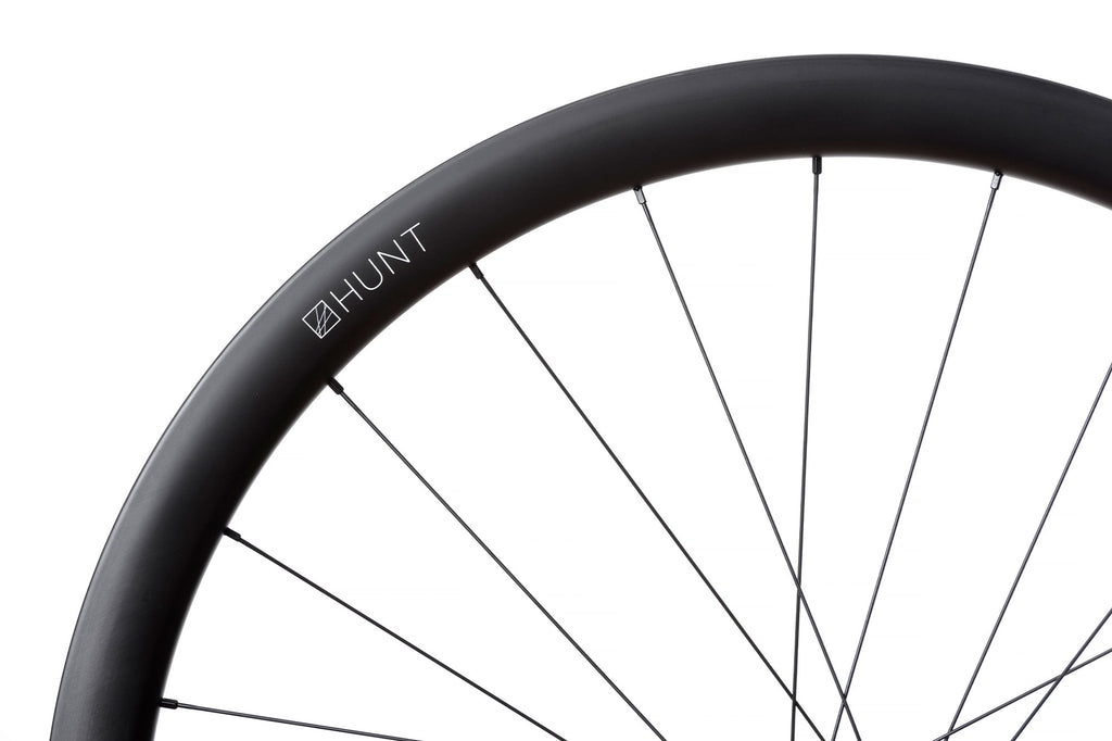 <h1>Spokes</h1><i>Our team has further tuned the ride quality of the 40 Carbon Disc by selecting narrower gauge (TB2015) spokes for the front wheel to provide compliance, with slightly higher gauge spokes (TB2016) in the rear for increased power transfer.</i>