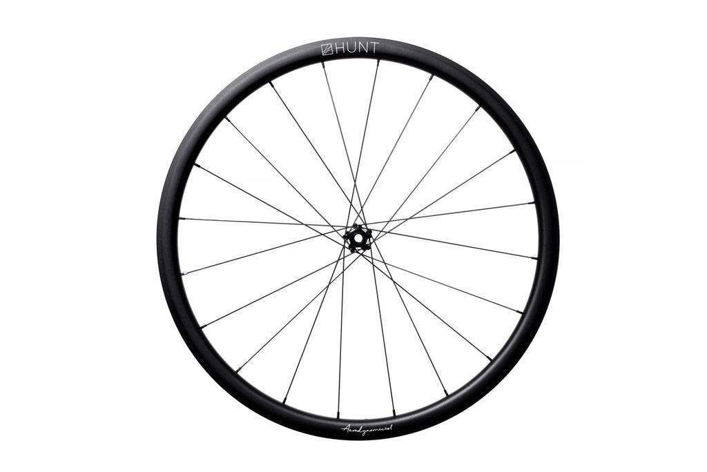 <h1>Rims</h1><i>The broad shape and large radius spoke bed profile (developed by HUNT's in-house engineering team for the LIMITLESS project allows excellent transfer of airflow from tire to the rim and then around the spoke bed to ensure low aerodynamic drag at a wide range of yaw angles.</i>