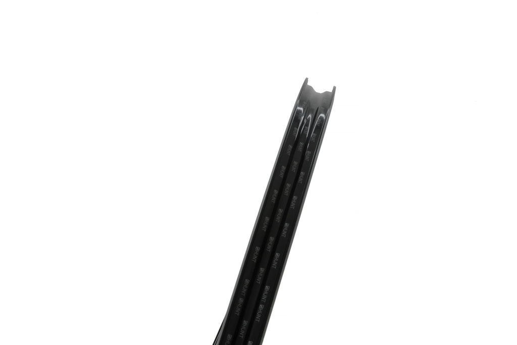 <h1>Rim Bed</h1><i>H-Lock is our tubeless-ready rim bed profile with up-kicks to the shoulders of the tubeless steps which help to create a great rim-well seal for first installation and easy sealing of tubeless tyres. The H-Lock profile also locks the beads in place more securely once seated. This is especially important when running lower pressures off road.</i>