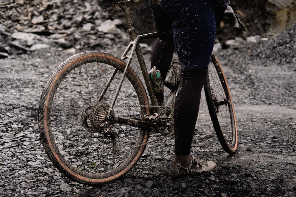 <h1>TYRES</h1> <i>At HUNT, we enjoy the puncture resistance and grip benefits of tubeless on our every-day rides so we wanted to allow our customers the same option. Of course, all of our tubeless-ready wheels are designed to work perfectly with clincher tyres and inner tubes too.</i>