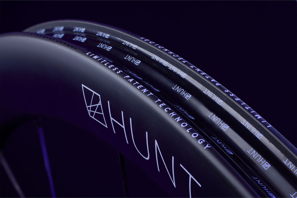 <h1>LIMITLESS RIM PROFILE</h1><i>HUNT-patented Limitless Width Aero Technology enables us to build a rim that possesses wide, blunt dimensions and class-leading aerodynamic characteristics, whilst maintaining a weight that won’t detract from the all-round performance of the wheelset.</i>