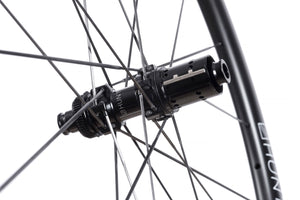 Freehub BodyA drilled out high-strength axle and freehub body (Shimano HG) for further weight reduction. The HG freehub body includes the HUNT signature anti-bite steel insert for protection against cassette gouging, with alloy splines removed to save precious grams.