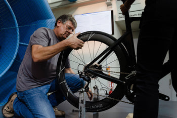<h1>Wind Tunnel Tested</h1><i>Developed by HUNT's in-house engineering team, with years in the wind tunnel spent testing every last detail. We've left no stone unturned in designing this wheelset from the ground up to be very fastest in the world within its class.</i>