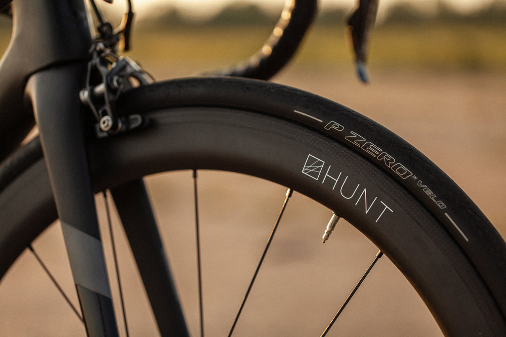 <h1>Tyres</h1><i>At HUNT, we enjoy the puncture resistance and grip benefits of tubeless on our every-day rides so we wanted to allow our customers the same option. Of course, all of our tubeless-ready wheels are designed to work perfectly with clincher tyres and inner tubes too.</i>