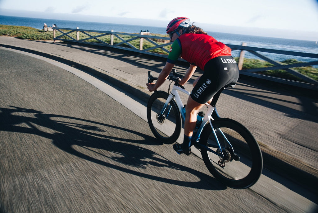 <h1>Tyres</h1><i>At Hunt we enjoy the puncture resistance and grip benefits of tubeless on our every-day rides so we wanted to allow you the same option, but of course these tubeless-ready wheels are also designed to work perfectly inner tubes, just use tubes in tubeless ready tyres.</i>