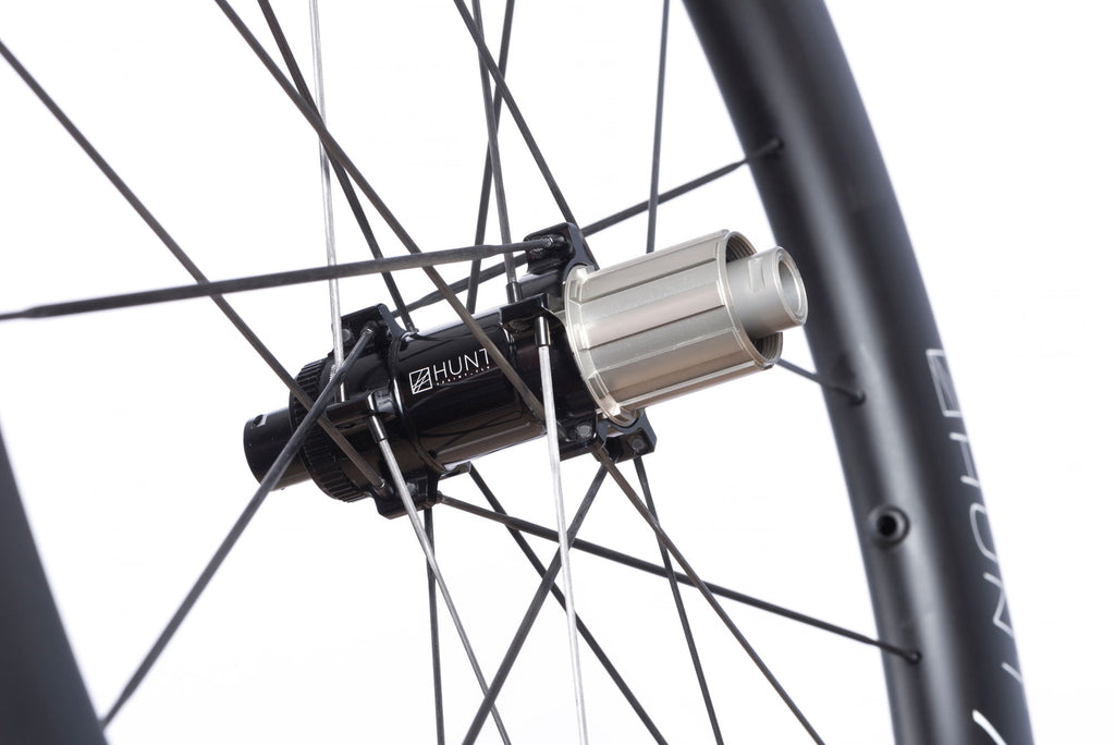 <h1>Freehub Body</h1><i>Featuring 3x treble-tooth pawls and a 48 tooth ratchet ring, resulting in an impressively low 7.5-degree engagement angle. The Sprint freehub has strong individual pawl springs, which drive a consistent engagement. There is also a Steel Spline Insert re-enforcement to provide excellent durability against cassette sprocket damage.</i>
