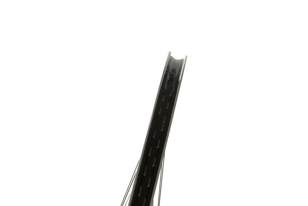 <h1>Rim Bed</h1><i>H-Lock tubeless-ready rim bed profile. H-Lock refers to our tubeless-ready rim bed profile. With up-kicks to the rim bed shoulders, tubeless installation is made easy, thanks to a great rim bed seal. The H-Lock profile also locks the beads in place more securely once seated. This is especially important when running lower pressures off road.</i>