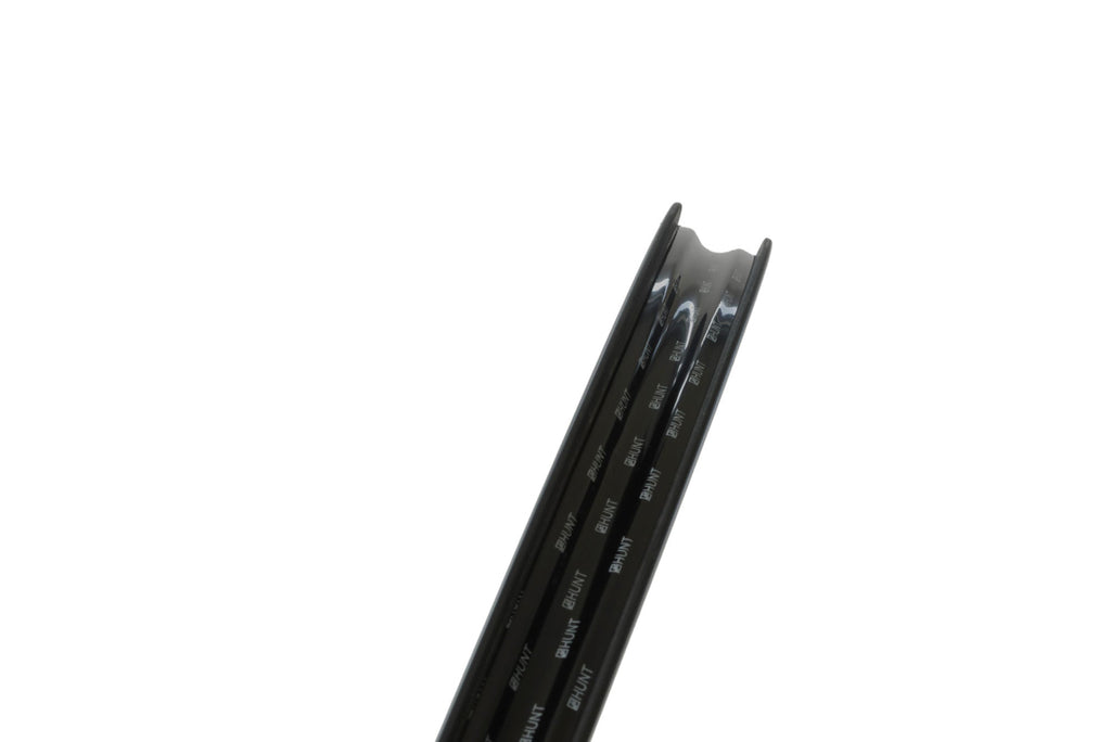 <h1>Rim Bed</h1><i><em>H-LOCK</em> is our tubeless-ready rim bed profile with up-kicks to the shoulders of the tubeless steps which help to create a great rim-well seal for first installation and easy sealing of tubeless tyres. The <em>H_LOCK</em> profile also locks the beads in place more securely once seated. This is especially important when running lower pressures off road.</i>